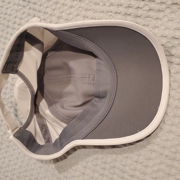 Adidas Aeroready Hat - Picture 4 of 5